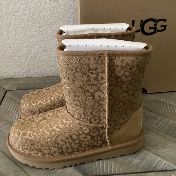 UGG Other - UGG Girls' Classic II Glitter Leopard Print Boots, size 3